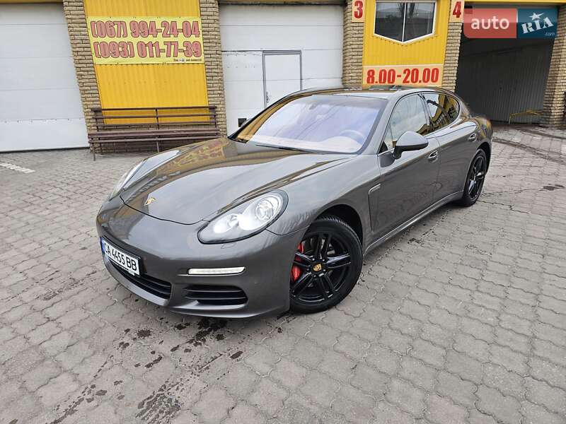Фастбек Porsche Panamera 2013 в Черкасах