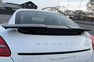 Фастбэк Porsche Panamera 2012 в Киеве