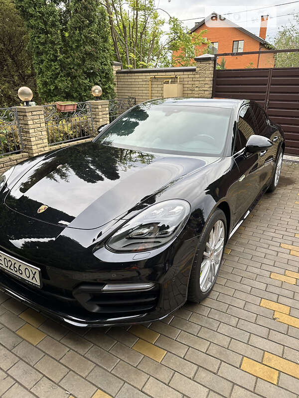 Фастбек Porsche Panamera 2017 в Дніпрі