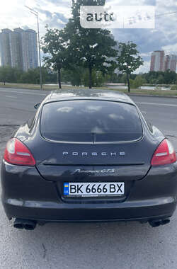 Фастбек Porsche Panamera 2012 в Києві