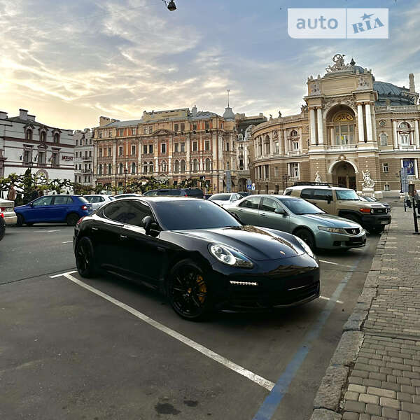 Фастбэк Porsche Panamera 2014 в Одессе