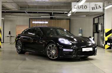 Фастбэк Porsche Panamera 2016 в Киеве