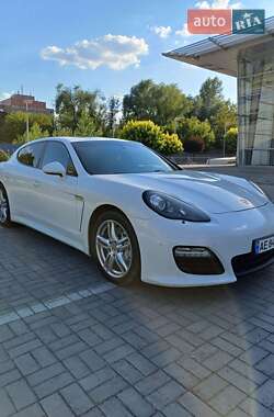 Фастбэк Porsche Panamera 2012 в Киеве