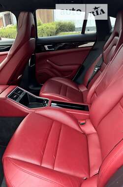 Фастбек Porsche Panamera 2018 в 