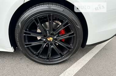 Фастбек Porsche Panamera 2018 в 