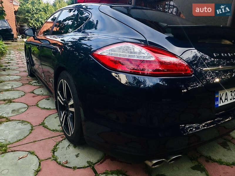 Фастбэк Porsche Panamera 2013 в Киеве