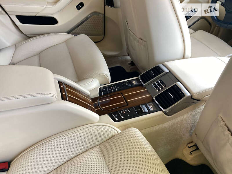 Фастбэк Porsche Panamera 2011 в Днепре