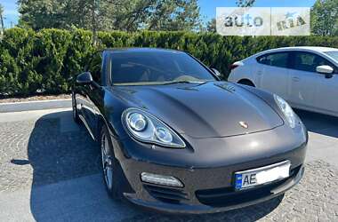 Фастбэк Porsche Panamera 2012 в Кривом Роге