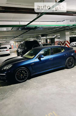 Фастбэк Porsche Panamera 2013 в Киеве