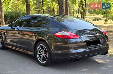 Фастбэк Porsche Panamera 2012 в Кривом Роге