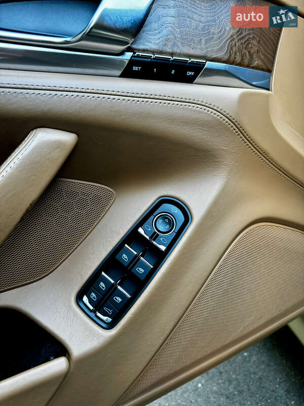 Фастбек Porsche Panamera 2012 в Одесі фото 9 Фастбек Porsche Panamera 2012 в Одесі