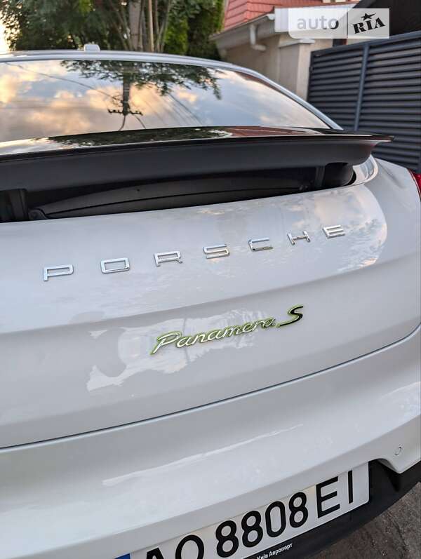 Фастбек Porsche Panamera 2014 в Ужгороді фото 18 Фастбек Porsche Panamera 2014 в Ужгороді