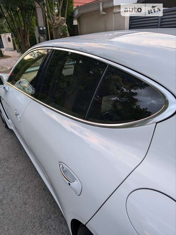 Фастбек Porsche Panamera 2014 в Ужгороді фото 21 Фастбек Porsche Panamera 2014 в Ужгороді