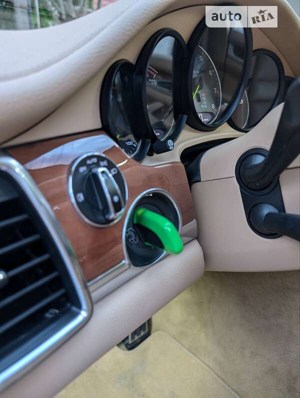 Фастбек Porsche Panamera 2014 в Ужгороді фото 49 Фастбек Porsche Panamera 2014 в Ужгороді