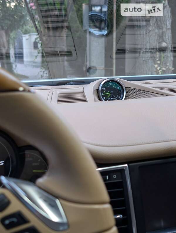 Фастбек Porsche Panamera 2014 в Ужгороді фото 55 Фастбек Porsche Panamera 2014 в Ужгороді