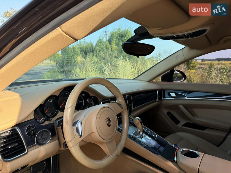 Фастбэк Porsche Panamera 2010 в Киеве фото 6 Фастбэк Porsche Panamera 2010 в Киеве
