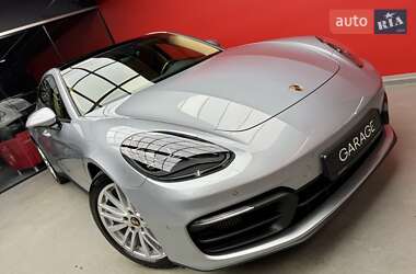 Фастбэк Porsche Panamera 2021 в 