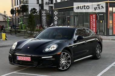 Фастбэк Porsche Panamera 2014 в Владимир-Волынском