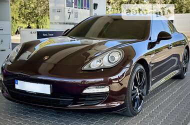 Фастбэк Porsche Panamera 2012 в Одессе