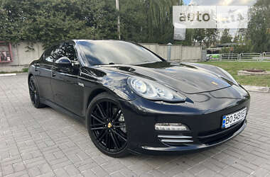 Фастбэк Porsche Panamera 2010 в Тернополе