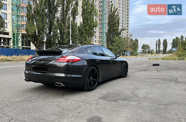 Лифтбек Porsche Panamera 2009 в 