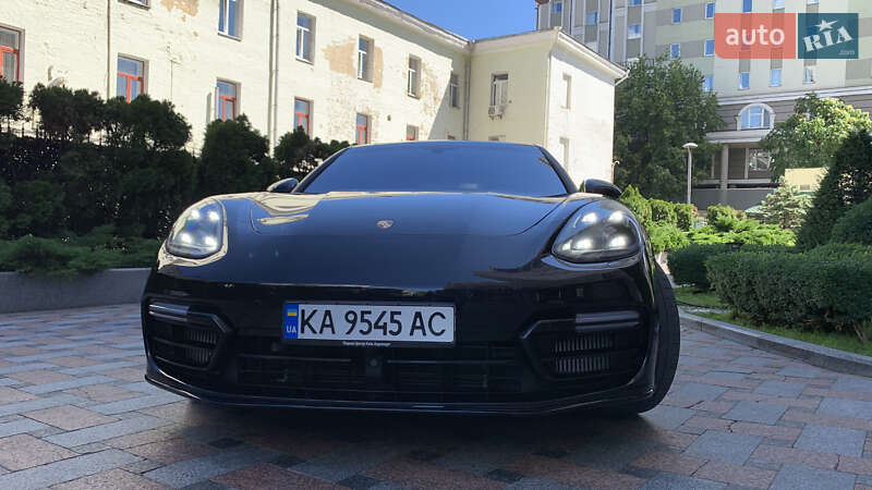 Фастбэк Porsche Panamera 2016 в Киеве