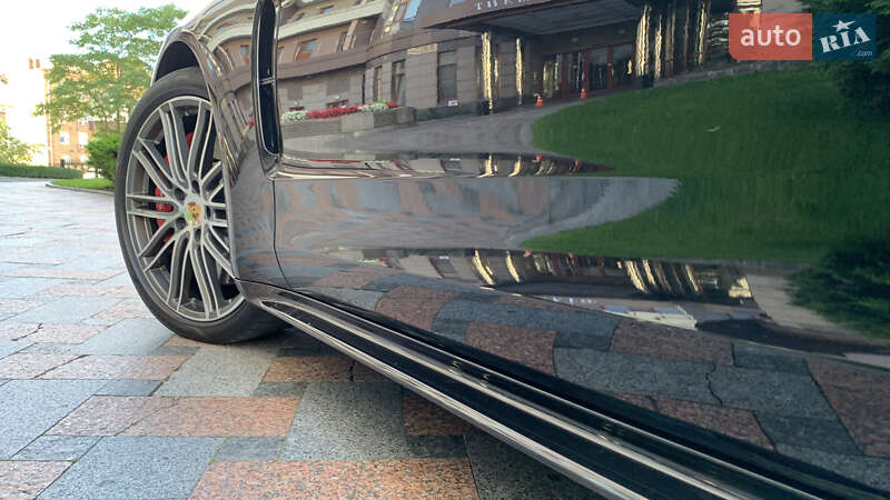 Фастбэк Porsche Panamera 2016 в Киеве