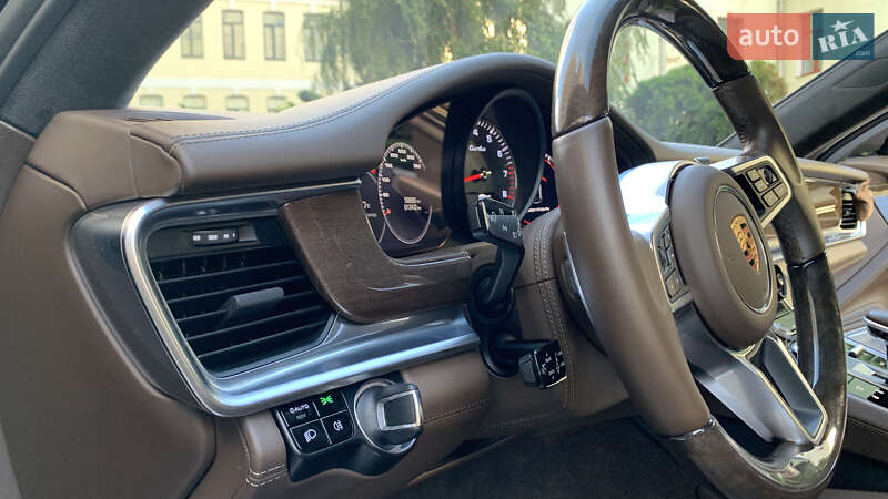 Фастбэк Porsche Panamera 2016 в Киеве