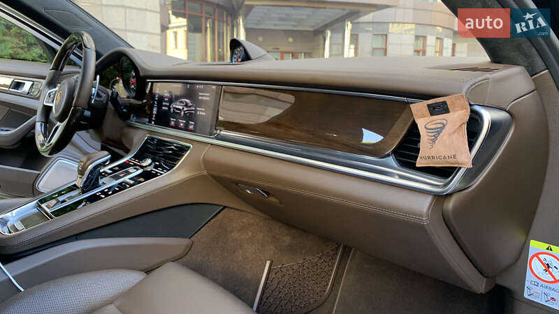 Фастбэк Porsche Panamera 2016 в Киеве