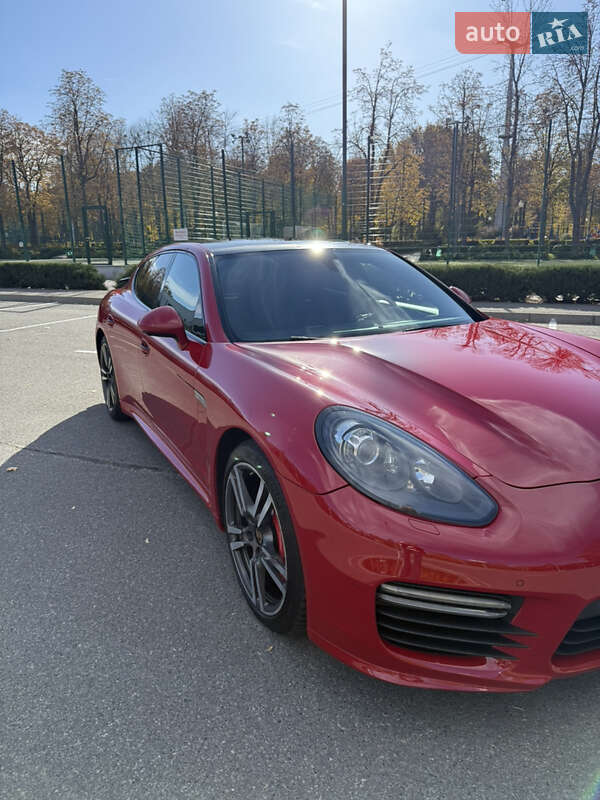 Фастбэк Porsche Panamera 2013 в Харькове