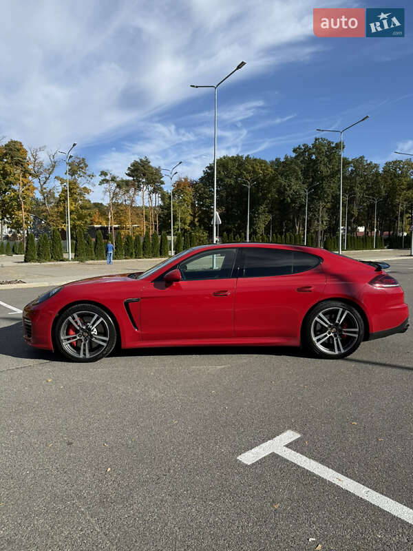 Фастбэк Porsche Panamera 2013 в Харькове