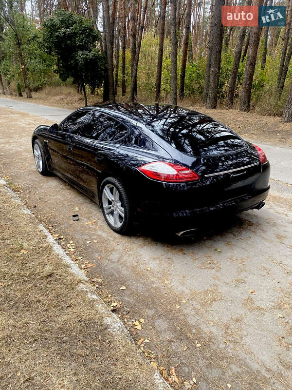 Фастбэк Porsche Panamera 2010 в Харькове