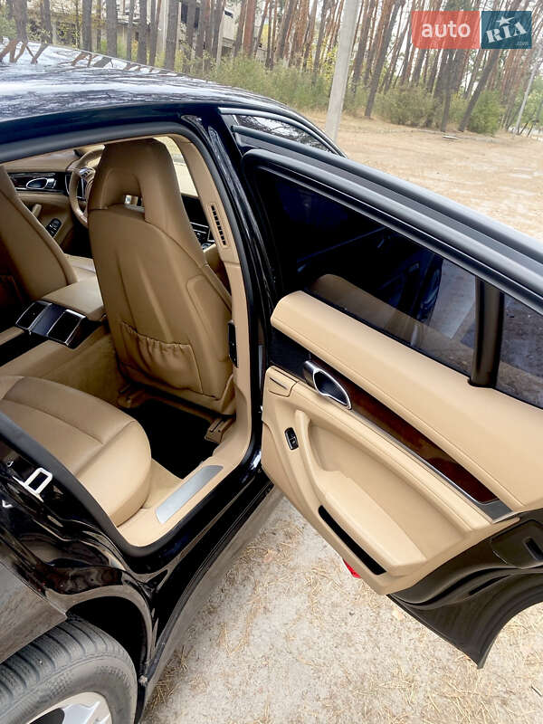 Фастбэк Porsche Panamera 2010 в Харькове