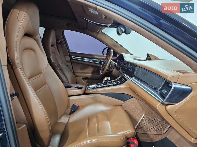 Фастбэк Porsche Panamera 2017 в Киеве