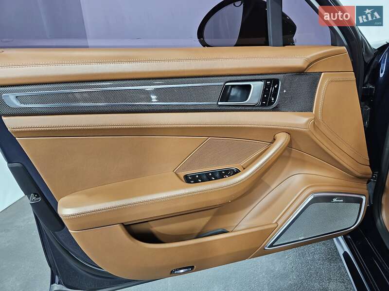 Фастбэк Porsche Panamera 2017 в Киеве