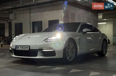 Фастбэк Porsche Panamera 2017 в 