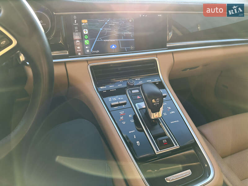 Фастбек Porsche Panamera 2017 в Львові