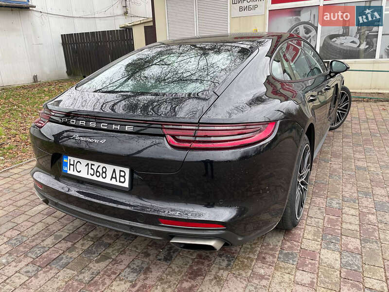 Фастбэк Porsche Panamera 2018 в Львове
