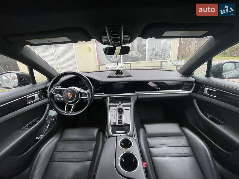 Фастбэк Porsche Panamera 2018 в Львове