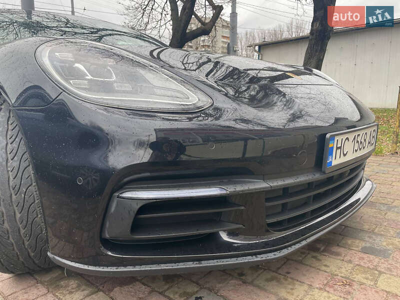 Фастбэк Porsche Panamera 2018 в Львове
