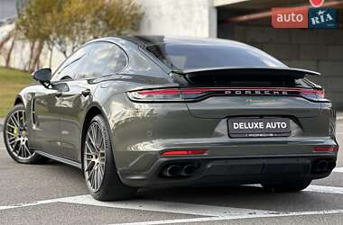 Фастбэк Porsche Panamera 2023 в Киеве