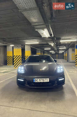 Фастбек Porsche Panamera 2018 в 