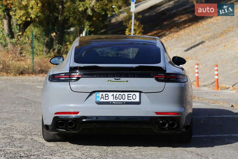 Фастбэк Porsche Panamera 2019 в Киеве