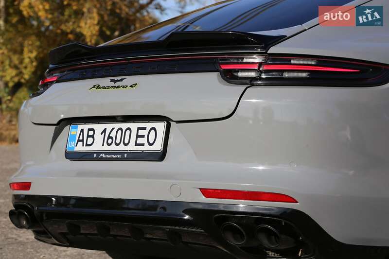 Фастбэк Porsche Panamera 2019 в Киеве