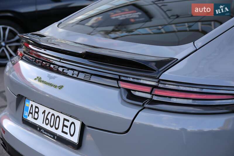 Фастбэк Porsche Panamera 2019 в Киеве