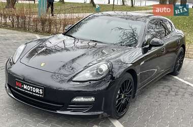 Фастбек Porsche Panamera 2011 в Києві