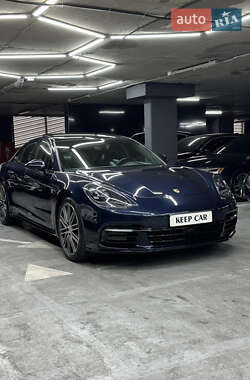 Фастбэк Porsche Panamera 2018 в 