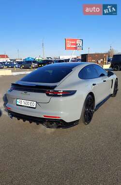 Фастбэк Porsche Panamera 2019 в 