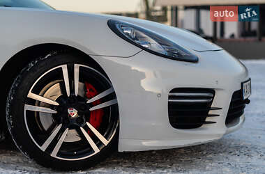 Фастбэк Porsche Panamera 2013 в Киеве