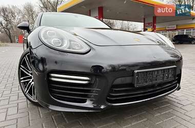 Фастбэк Porsche Panamera 2014 в Киеве